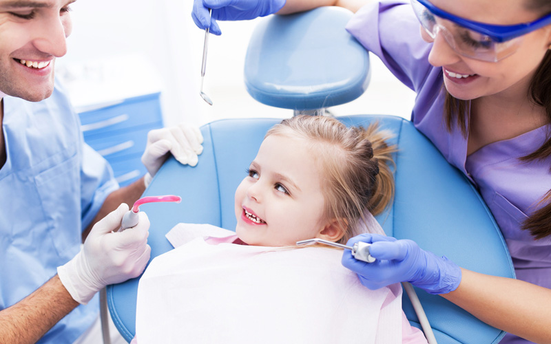 Những mẹo nhỏ giúp trẻ không sợ hãi khi đi khám răng